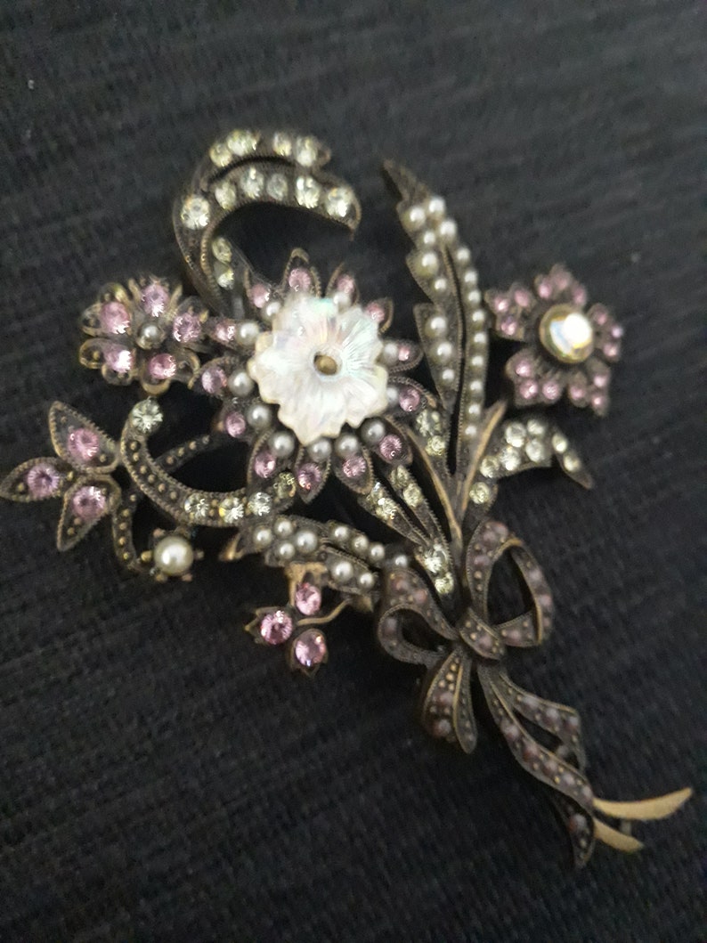 Sweet Romance Floral Bouquet Pin