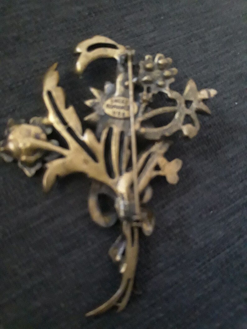 Sweet Romance Floral Bouquet Pin