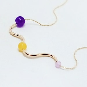 Collier géométrique et minimaliste, collier Cara, collier ondulé