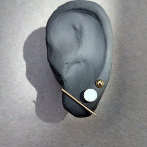 Piccoli orecchini a bottone placcati in oro, set di tre borchie, orecchini a borchie minimali, set di orecchini spaziali