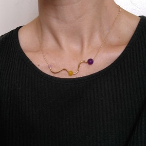 Geometric and minimalistic necklace, Cara necklace, wavy necklace image 2