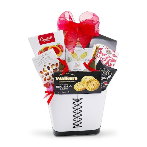Holiday Chic Gift Basket