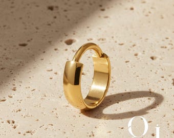 Anillo de aro grueso y ancho de titanio con cierre de clic para piercing en el lóbulo de la oreja o la nariz (8–12 mm)