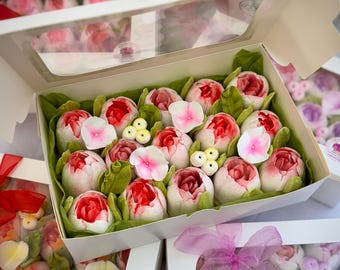 Caja de tulipanes de malvavisco hecha a mano (23 x 15 cm) – Regalo de flores comestibles