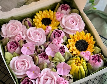 Handgemaakte doos met marshmallowbloemen (9 x 9 inch)
