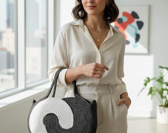 Handmade Woven Tote Bag, Unique Interlocking Circle Design Shoulder Bag, Two Tone Straw Handbag for Summer, Crochet Purse for Women Gift