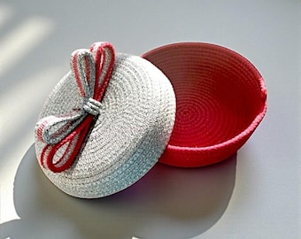 Handmade Crochet Jewelry Box, Red Interior Round Organizer, Grey Knit Storage Bin, Unique Vanity Case, Cute Bow Gift For Her, Bedroom Decor