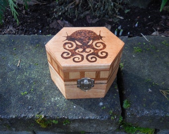 Cthulhu HP Lovecraft large PROP dice Box