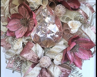 Corona navideña oro rosa, decoración de puerta invernal de magnolias enjoyadas