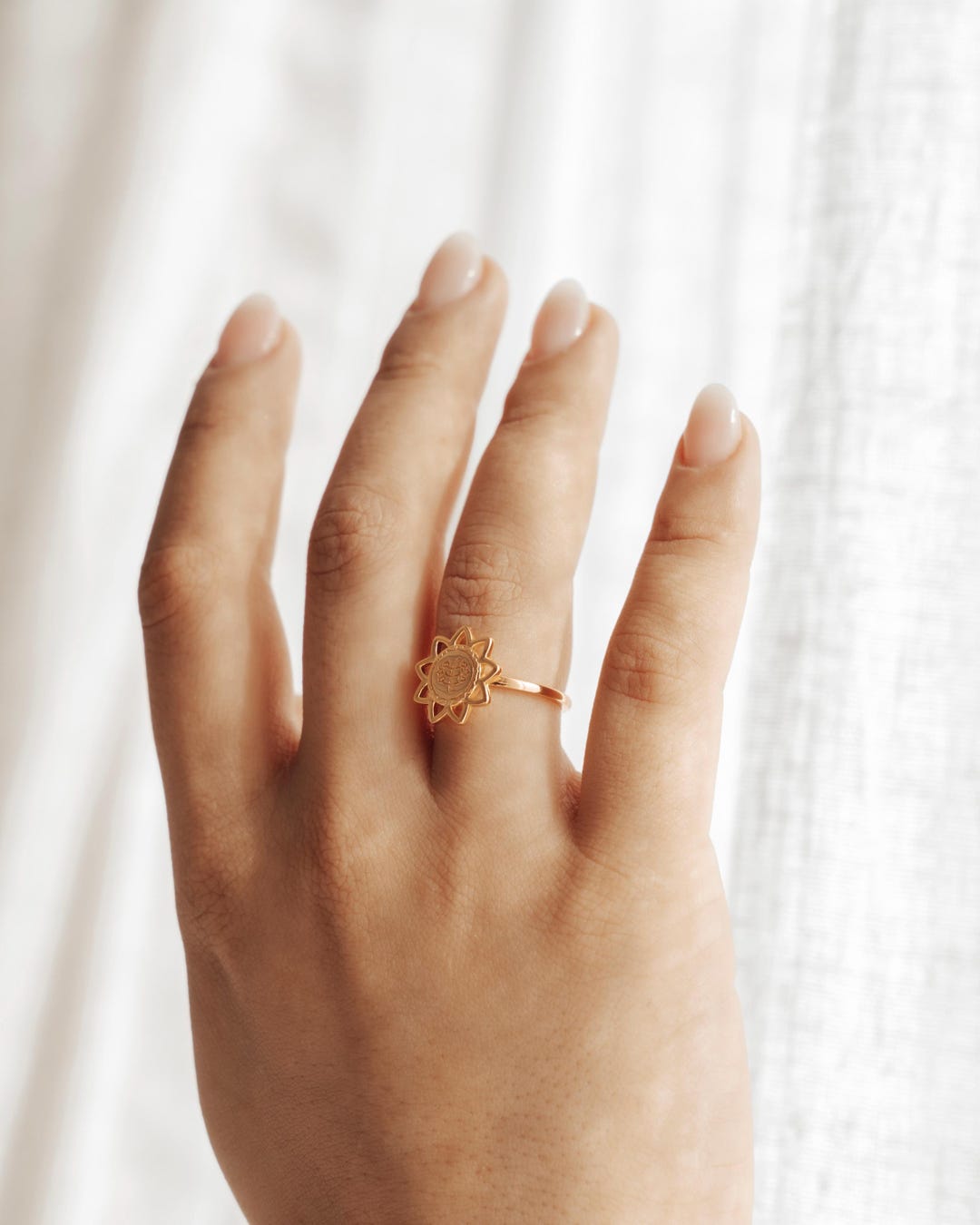 Bahá’i Ringstone Symbol Nine-petal Flower Ring - Etsy