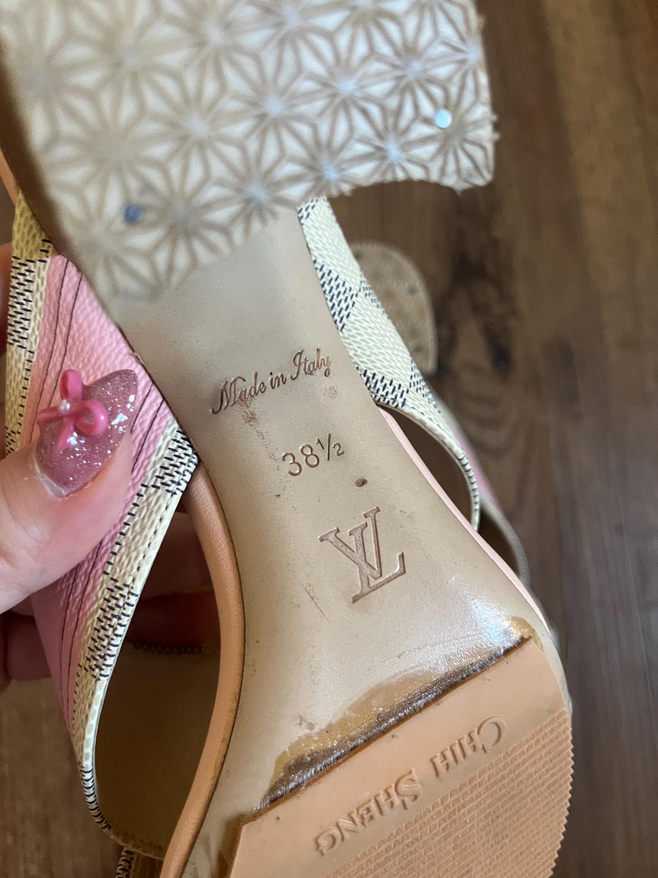 AUTHENTIC SS25 Louis Vuitton Cream Embossed Monogram Slide Sandals Louis Vuitton Beige Monogram Cloth Padded Slides Sandals  main image 3