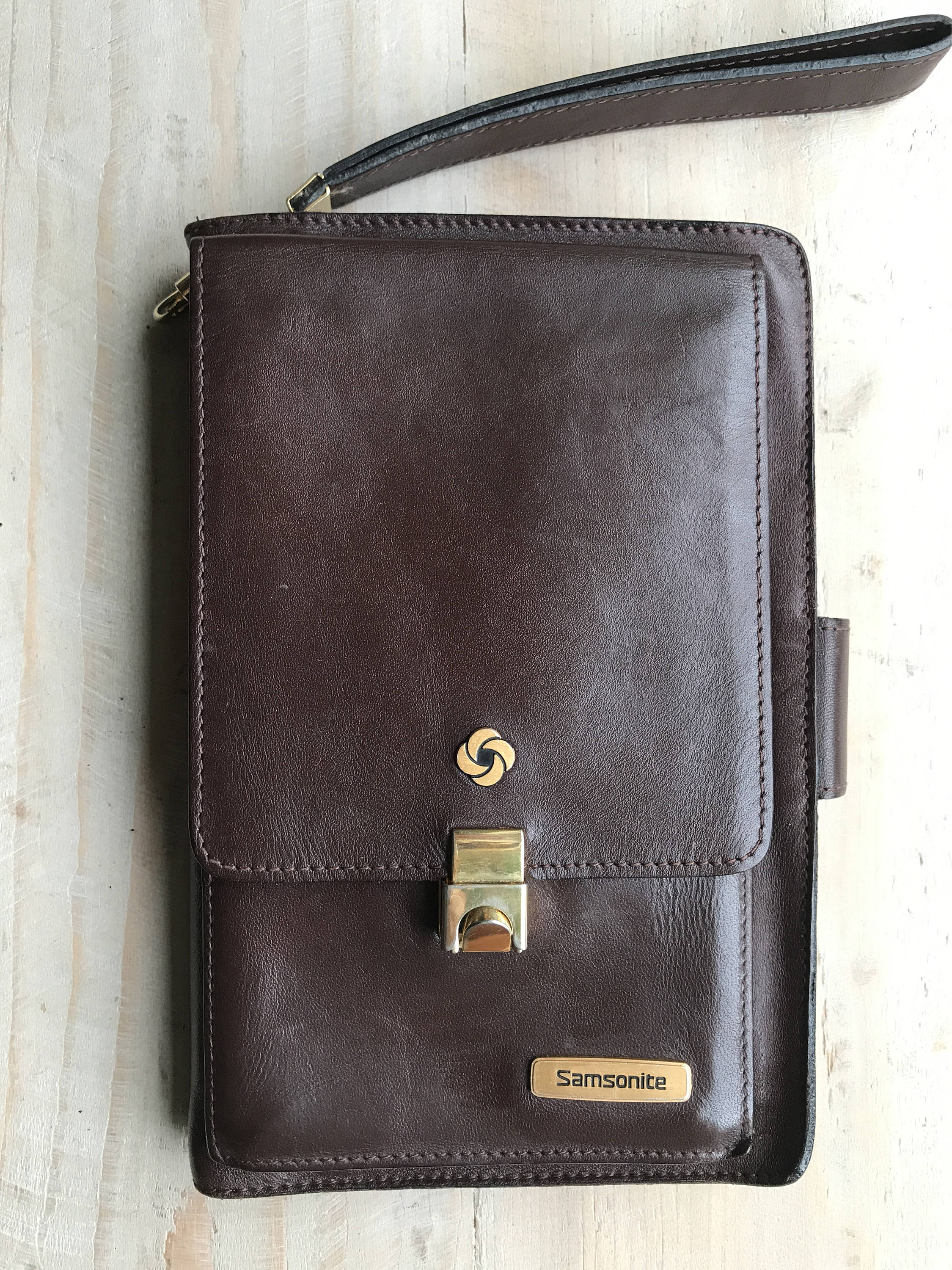 Samsonite clutch sale