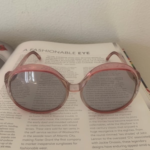 Vintage sunglasses | vintage glasses | large frame glasses | nineties glasses | pink shades | women&#39;s sunglasses | vintage eyewear
