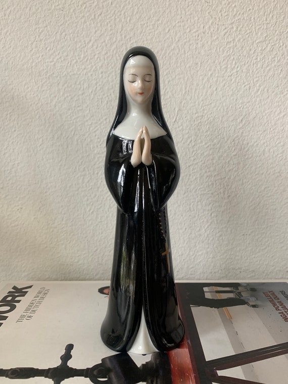 Ceramic religious figurine | Vaga International | nun statue | seventies | sister | rare | black and white