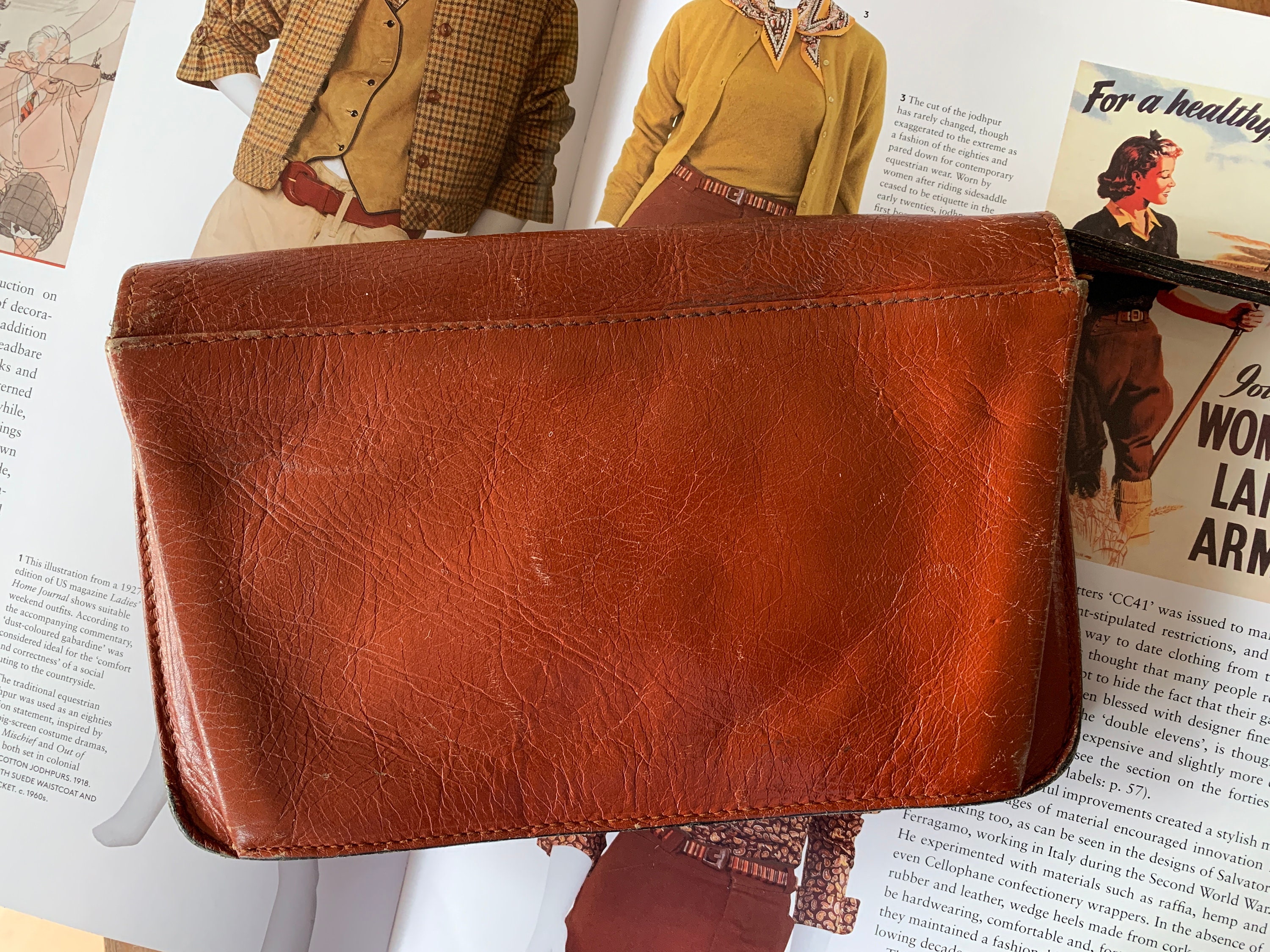 Vintage wrist bag brown leather small bag eighties burgundy