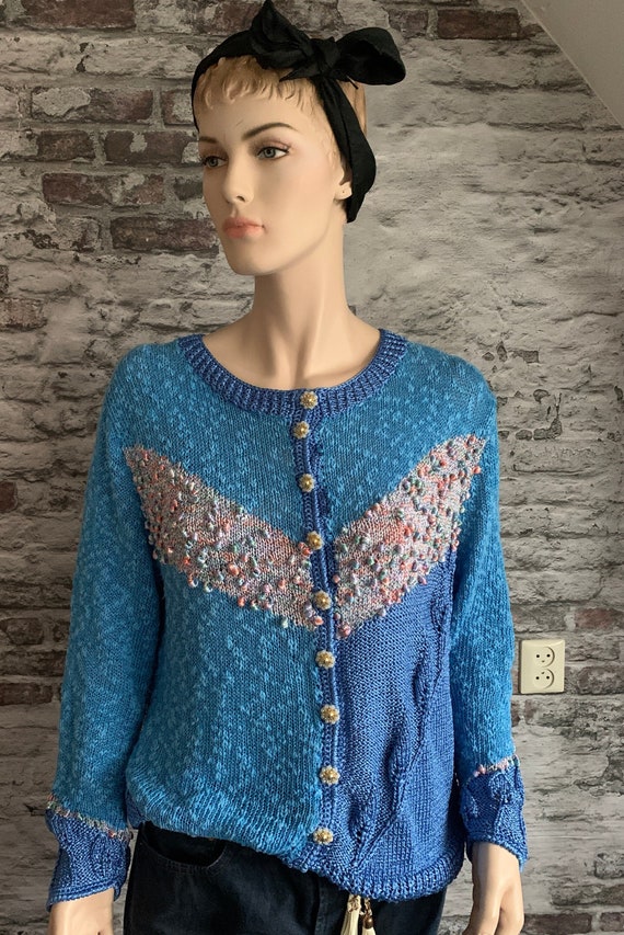 Vintage cardigan | hand knitted | luster thread | blended yarn | shades of blue | flower buttons | size M / L