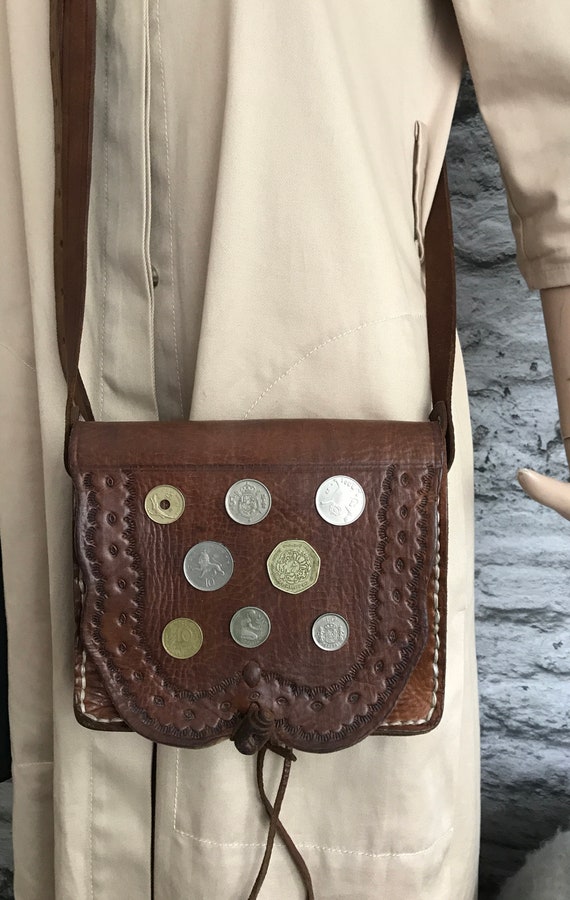 Vintage brown shoulder bag | Russia leather | cow leather | crossover | eighties bag | cross body bag | coin decoration