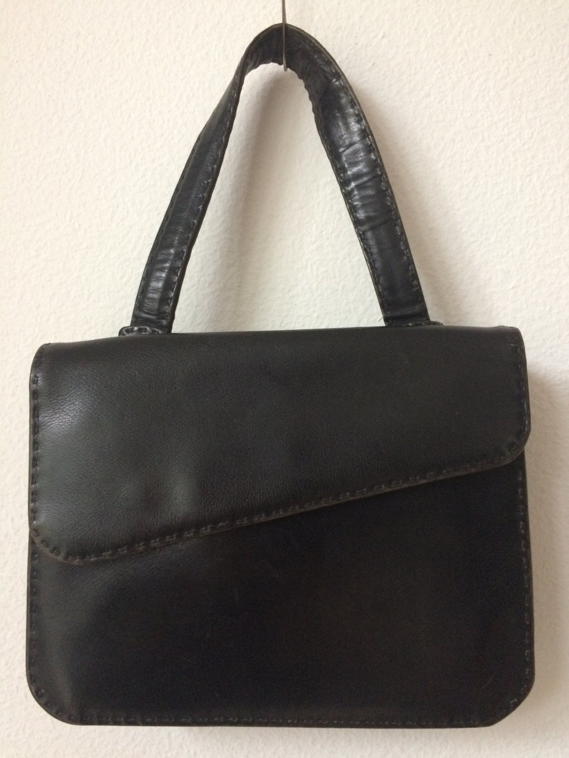 Vintage handbag | black leather | red leather | bag | top handle | sixties