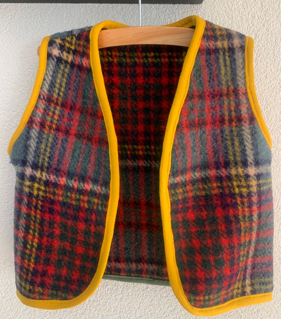 Handmade | bodywarmer | vest | wool | gilet | recycled | sustainable | reworked blanket | checkered | size 92-98 | 2 - 2,5 years old