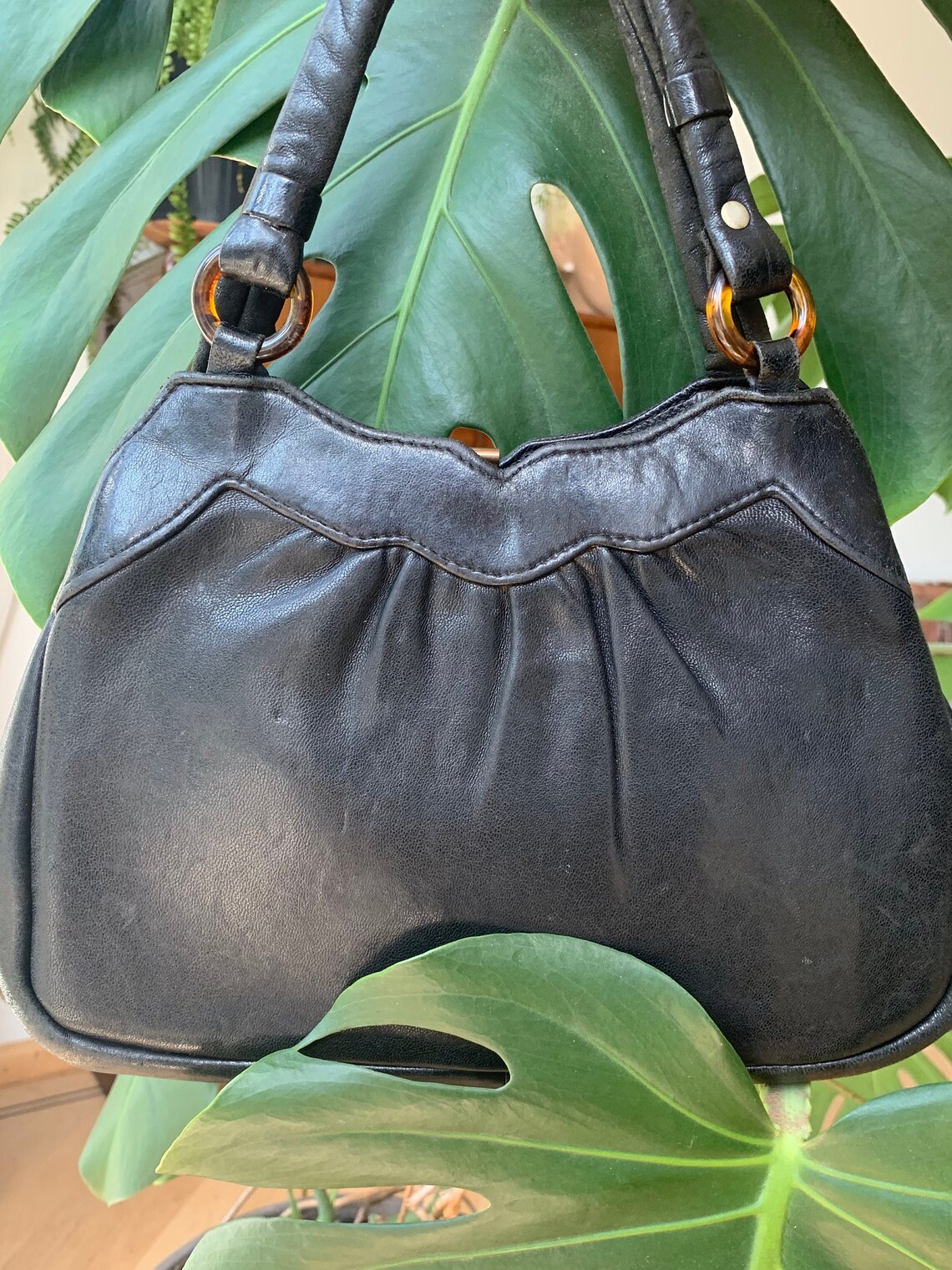 Vintage handbag | fifties purse | black leather | by Karim | bag | top handle | fifties | lucite buckles, foto 1 di 5