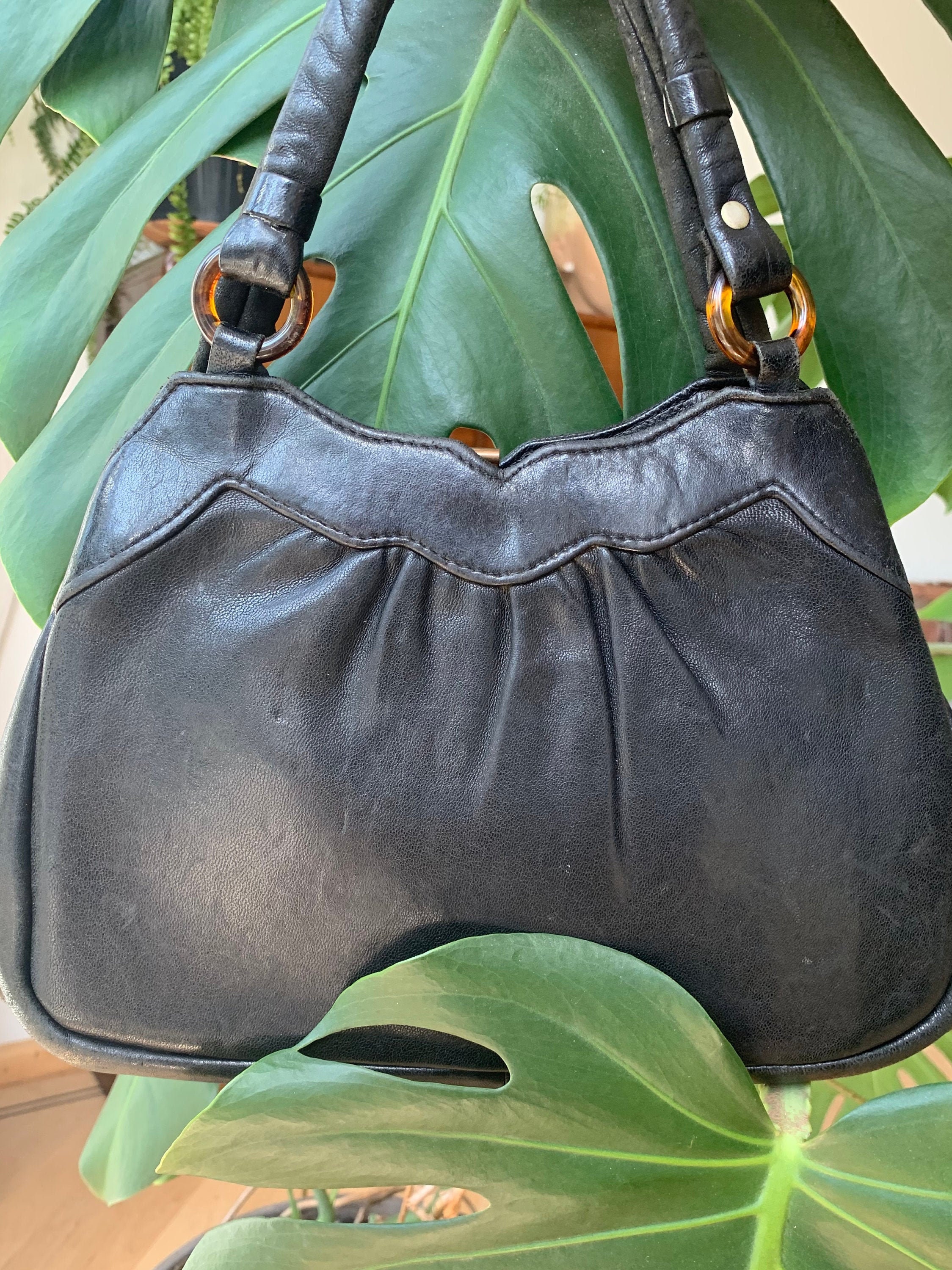 Vintage Bag Garay in Faux Black Patent Leather with Faux Tortoiseshell  Handles | Vintage bags, Vintage evening bags, Bags
