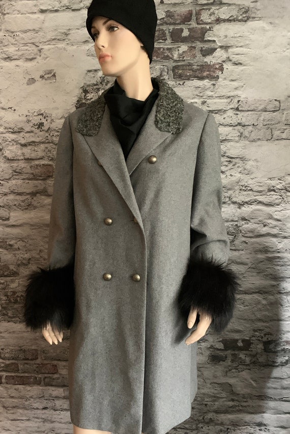 Vintage coat | wool | gray  | De Bijenkorf | fake fur | fifties coat | upcycled | size L | black cuffs