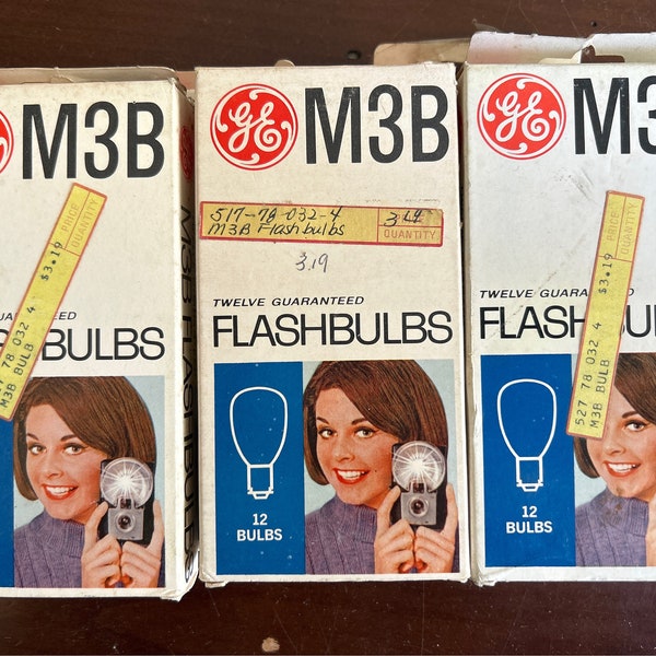 Vintage GE Blue Flash Bulbs  M3B Blue Camera FlashBulbs