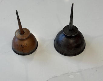 Bidons d'huile vintage en métal