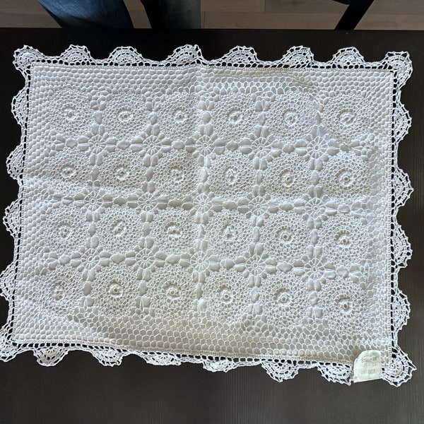 Vintage and Original New Old Stock Cotton Single White Lace Bedroom Pillow Sham 21 x 21