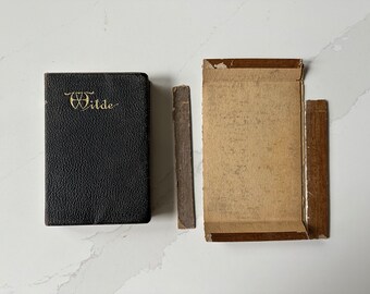 Vintage and Collectible Copy of Wilde Poems with Gold Pages - Oscar Wilde, 1913 by Thomas Y. Crowell Company