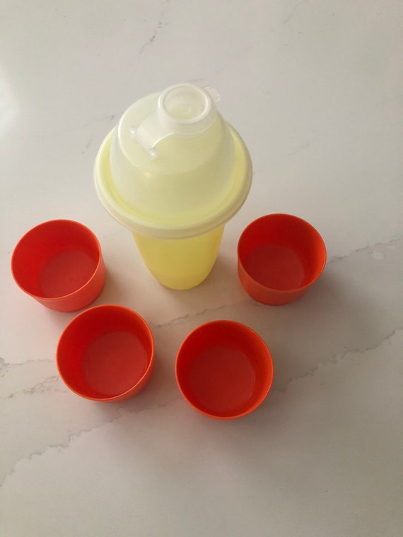 Vintage Tupperware Gravy Container With Lid and Four Fruit Cup