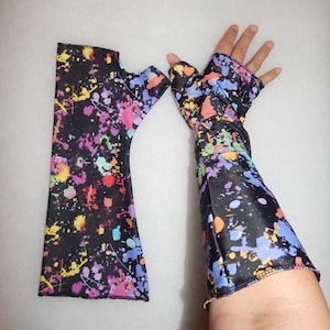 Fingerless rainbow paint splatter unisex festival gloves for dance or cosplay. Artist gear, X-Large size for drag show gear