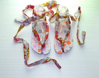 Gladiator sandals with cotton straps geometric Memphis print tie up flip flops Large
