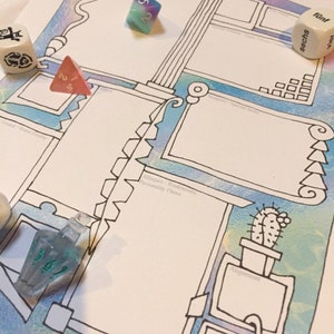 Könnte beinhalten: Ein Charakterbogen für ein Rollenspiel mit Abschnitten für Charakterinformationen, darunter Allergien, Schwächen, Persönlichkeitsfehler, Ausrichtung und Waffen. Das Blatt ist mit einem blauen und grünen Aquarellhintergrund und einer Kaktus-Illustration verziert. Es befinden sich auch mehrere Würfel auf dem Blatt, darunter ein rosa und goldener W20, ein blauer und grüner W4 und ein weißer W6.