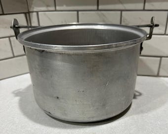 Vintage Aluminum Pot with Handle - Aluminum Bowl/ Lid. Capacity 12 Cups