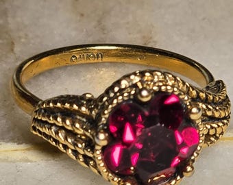 Vintage Avon Ruby Red Glass Ring Gold Tone Size 6
