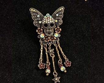 Vintage Skull Butterfly Brooch with Tassel, Gothic Rhinestone Enamel Pin, Antique Gold Sugar Skull Brooch for Halloween