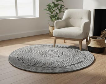 Kieselgrauer Häkelteppich: Runder Polyester, Scandi-Stil