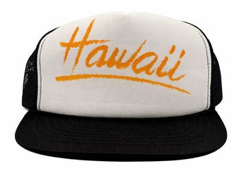 Vintage Hawaii Retro Trucker Hut | Schwarz & Weiß Mesh Snapback | Retro Script Logo | Hergestellt inTaiwan