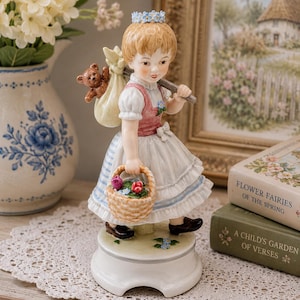陶器製少女の置物 花かごを持つ少女 フィギュア Porcelain Girl With Flower Basket Figurine - Etsy