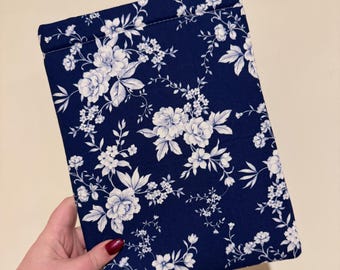 Porcelain Floral Navy Kindle E-Reader/Book Sleeve
