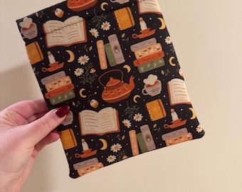 Bookish Dreams Kindle E-Reader Sleeve