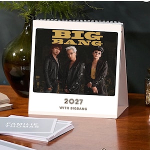 Calendrier de bureau Bigbang 2027 | Agenda Kpop VIP | Illustration inspirée du Cosmos World Tour et de Kwon Jiyong | Daesung Taeyang et G-Dragon
