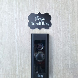 Plaque de porte festonnée Please No Soliciting gravée au laser