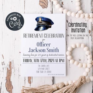 Puede incluir: Una tarjeta de invitaci&oacute;n blanca para una celebraci&oacute;n de jubilaci&oacute;n con una ilustraci&oacute;n de una gorra de polic&iacute;a azul. El texto dice: Retirement Celebration for Officer Jackson Smith, honoring him for 25 years of service, Friday, May 17th, 2024 at 1pm.