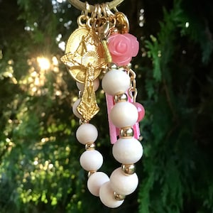 The Mary Keychain Rosary: Catholic Pocket Decade with Gold Miraculous Medal