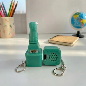 トカゲボタンキーチェーン、音と光の相互作用、不安を和らげる最高の贈り物、日常使いに最適です。