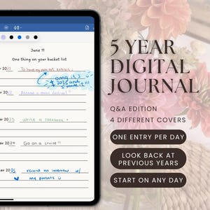 Puede incluir: Un diario digital en una tableta muestra una lista de deseos con entradas manuscritas. El texto dice "5 YEAR DIGITAL JOURNAL" con características como "Una entrada por día" y "Comienza cualquier día".