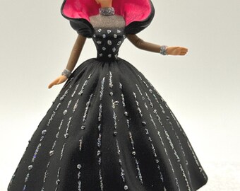 Hallmark Holiday Barbie Keepsake Ornament. Collector’s  Series. Vintage 1998