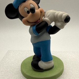 Walt Disney Mickey Mouse Golfer porcelain figurine. 1990s 画像 1